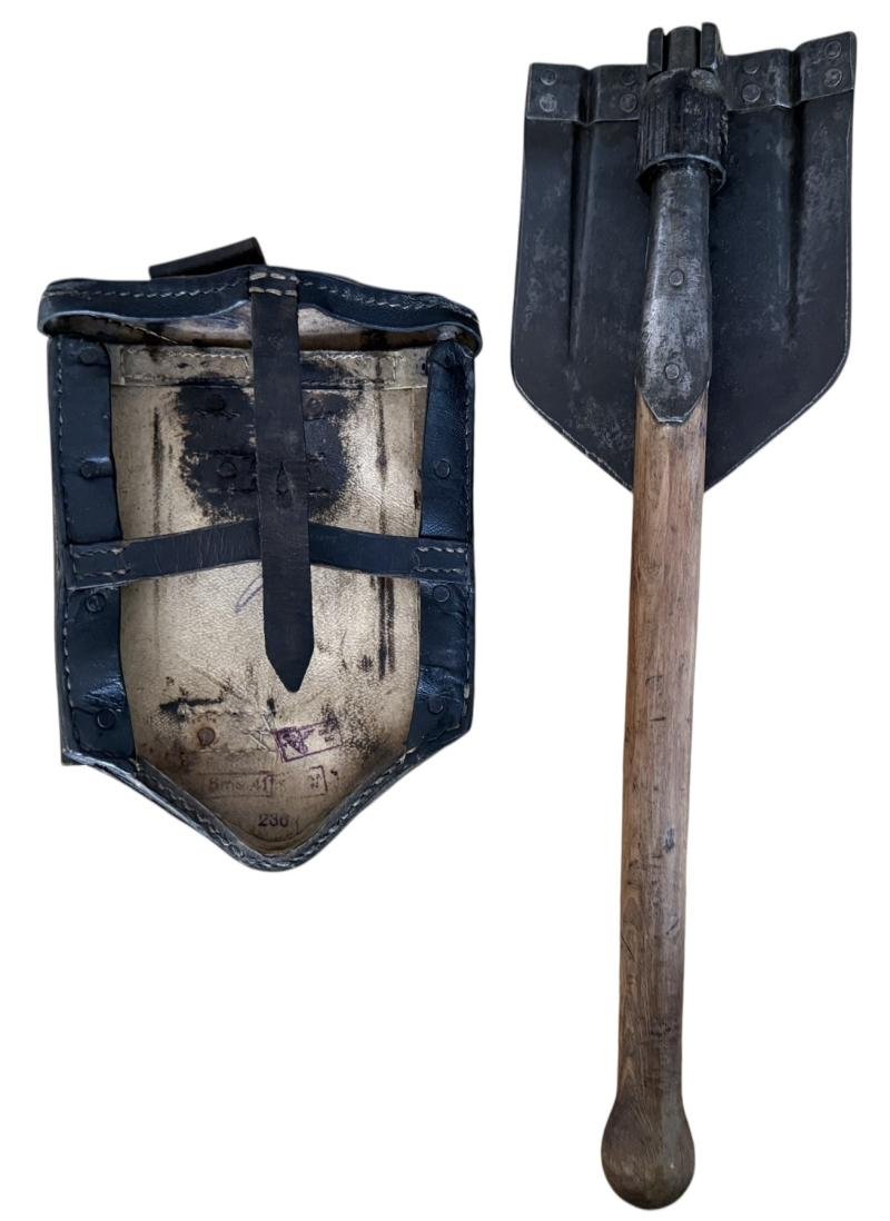 WH (Heer) Folding Intrenching Tool And Carrying Case 1941 - Nice Used Condition — image 2