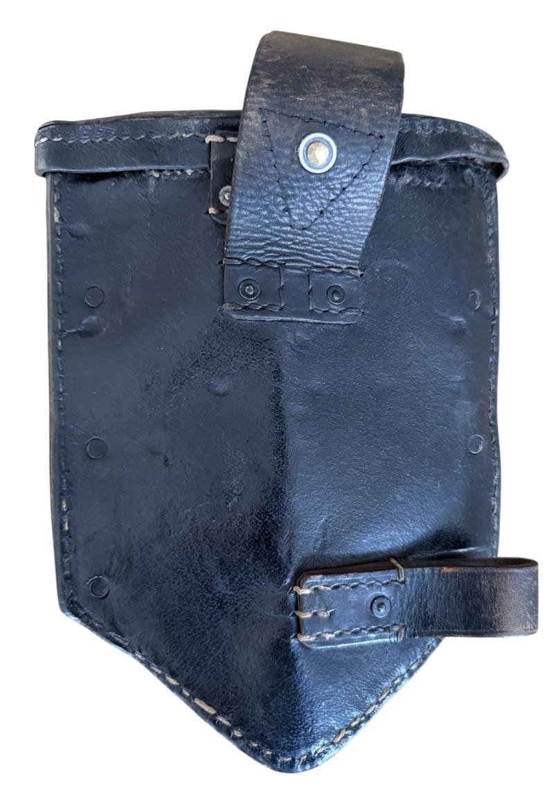 WH (Heer) Folding Intrenching Tool And Carrying Case 1941 - Nice Used Condition — image 4