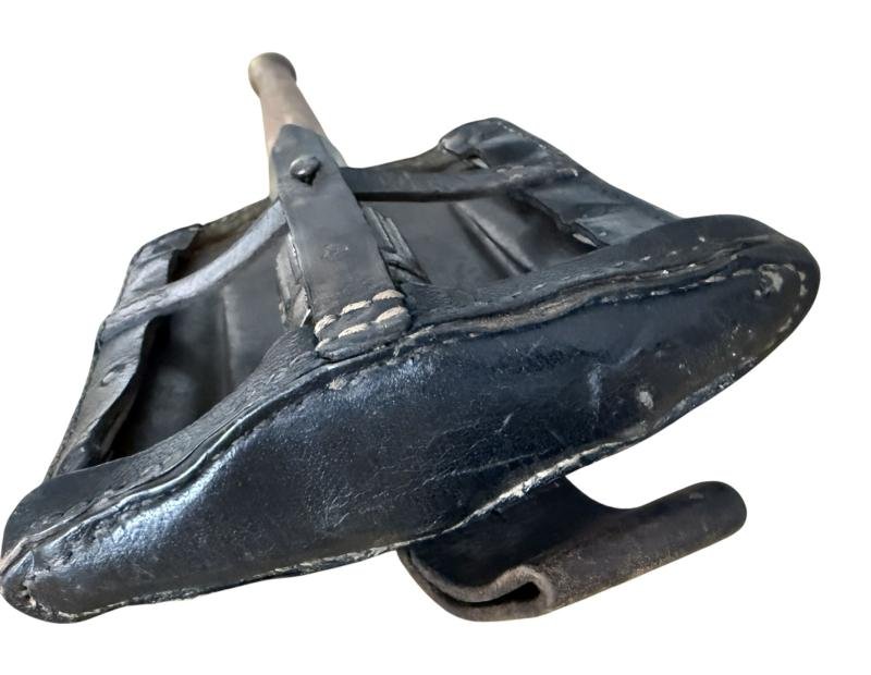 WH (Heer) Folding Intrenching Tool And Carrying Case 1941 - Nice Used Condition — image 5