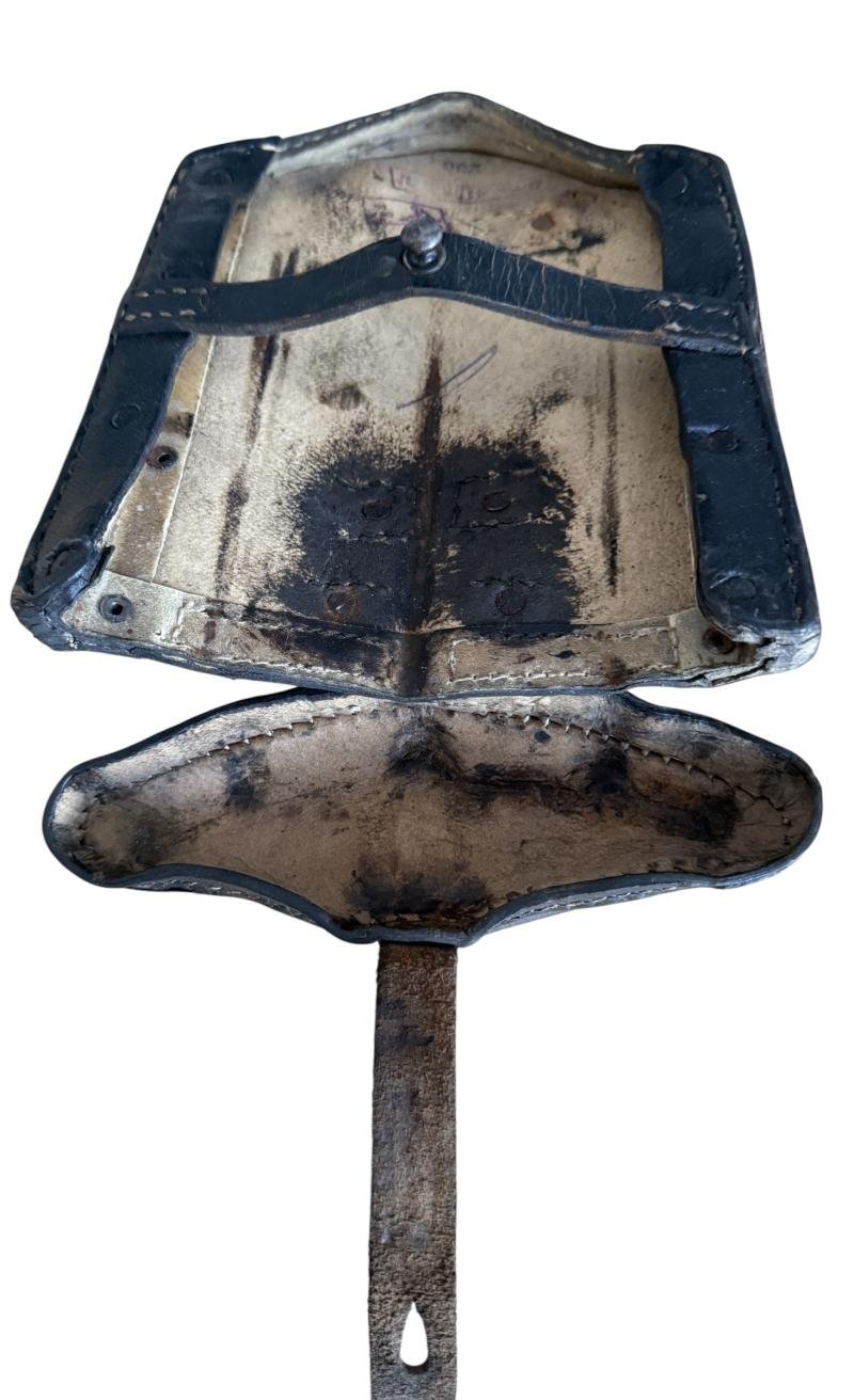 WH (Heer) Folding Intrenching Tool And Carrying Case 1941 - Nice Used Condition — image 6