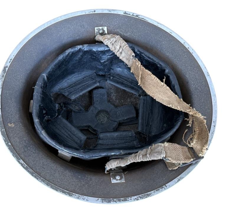 British Reconnaisance Marked Tommy Helmet 1939 - Nice Used Condition — image 8