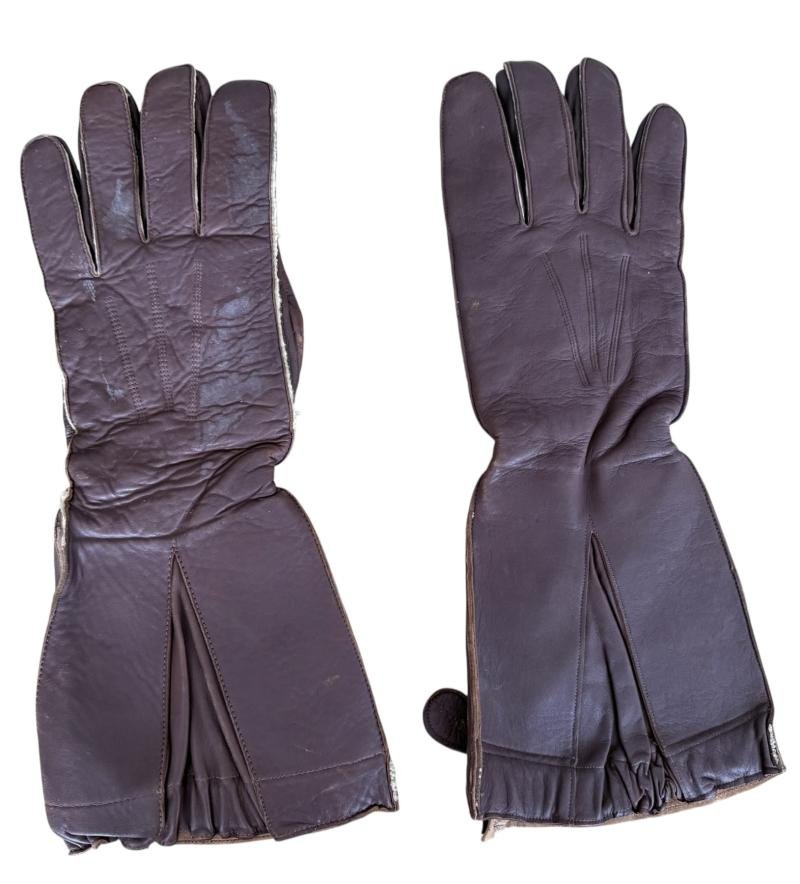 Royal Air Force Named 1941 Pattern Flying Gauntlets Size 10 - Nice Used Condition — image 2