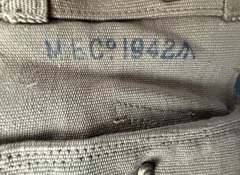 British 1937 Pattern Pistol Holster and Compass Pouch - Unissued Condition — image 8