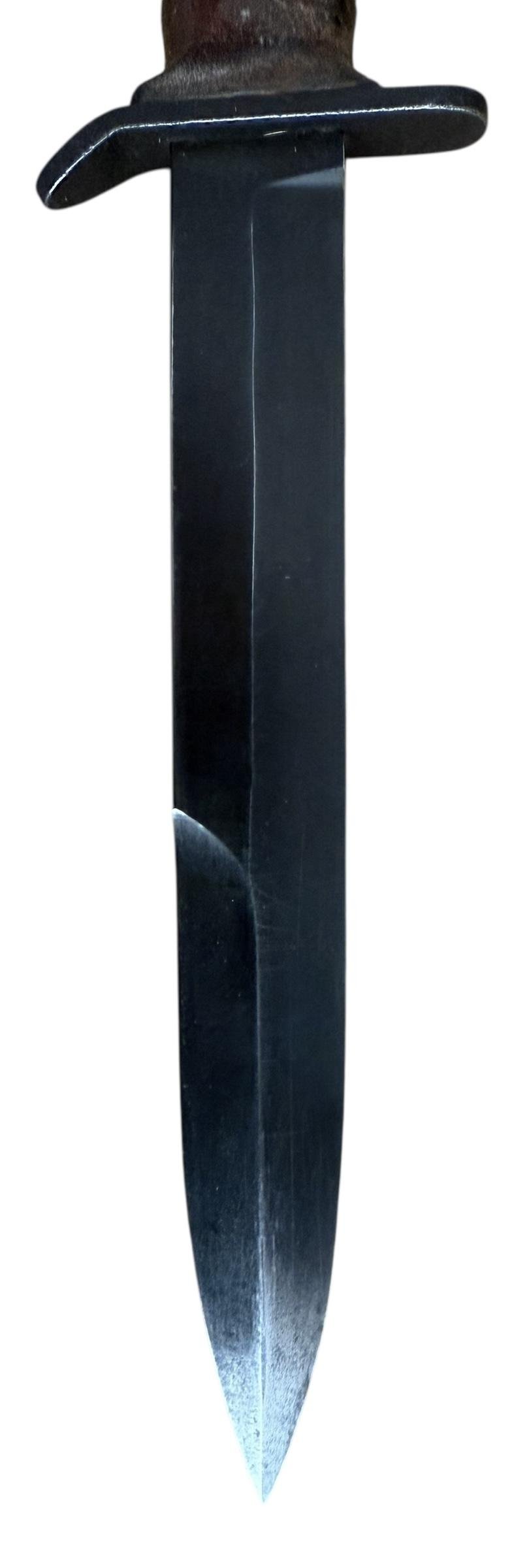 U.S. First Model M3 Trench Knife 'Camillus' 1943 With M6 Leather Scabbard - Nice Used Condition — image 6