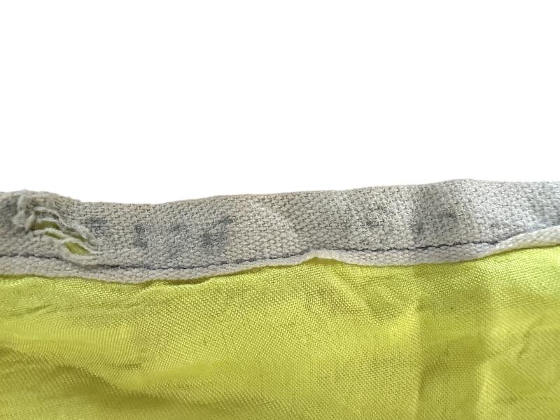 British and/or U.S. (Airborne) Yellow Recognition Scarf - Nice Used Condition — image 3