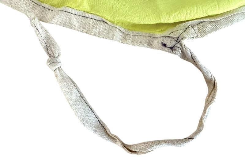 British and/or U.S. (Airborne) Yellow Recognition Scarf - Nice Used Condition — image 4