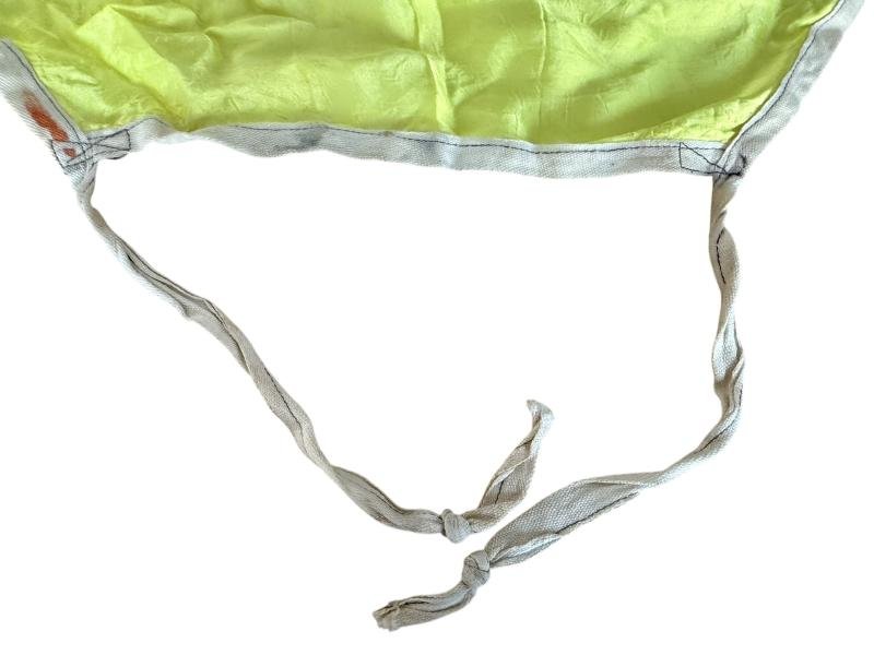 British and/or U.S. (Airborne) Yellow Recognition Scarf - Nice Used Condition — image 5