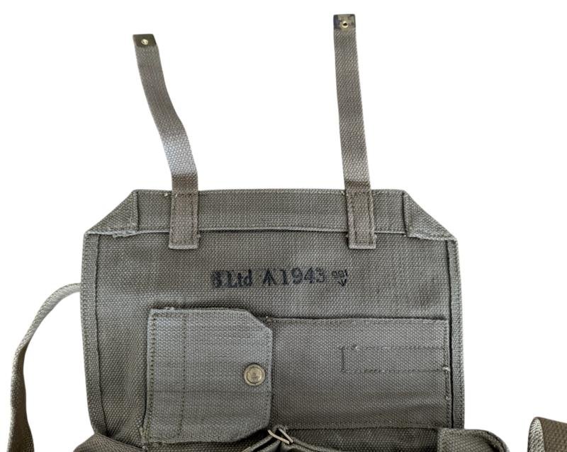 British (Airborne) 1937 Pattern Surgical Haversack 1943 - Unissued Condition — image 3