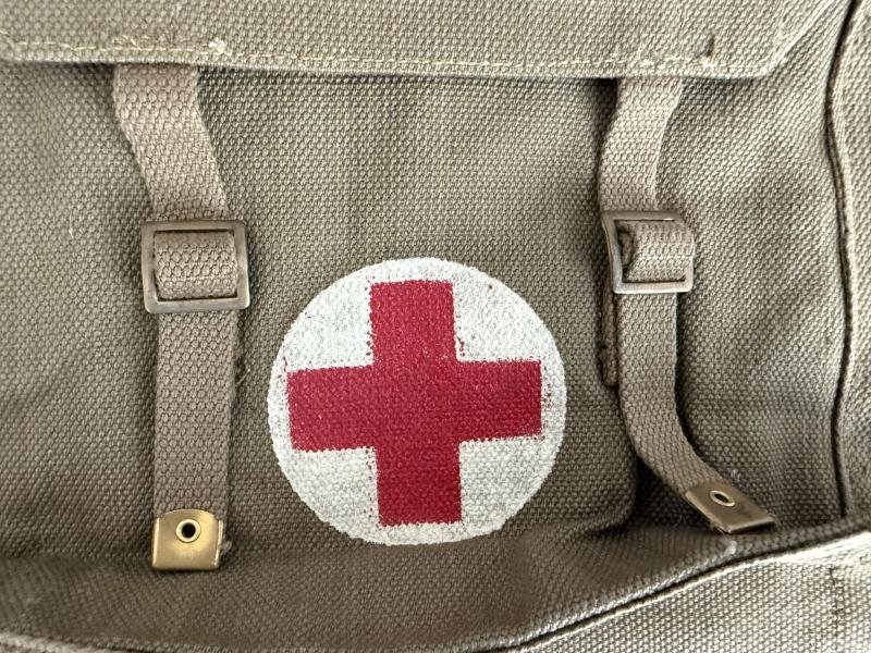 British (Airborne) 1937 Pattern Surgical Haversack 1943 - Unissued Condition — image 6