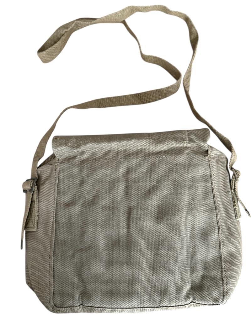 British (Airborne) 1937 Pattern Surgical Haversack 1943 - Unissued Condition — image 8