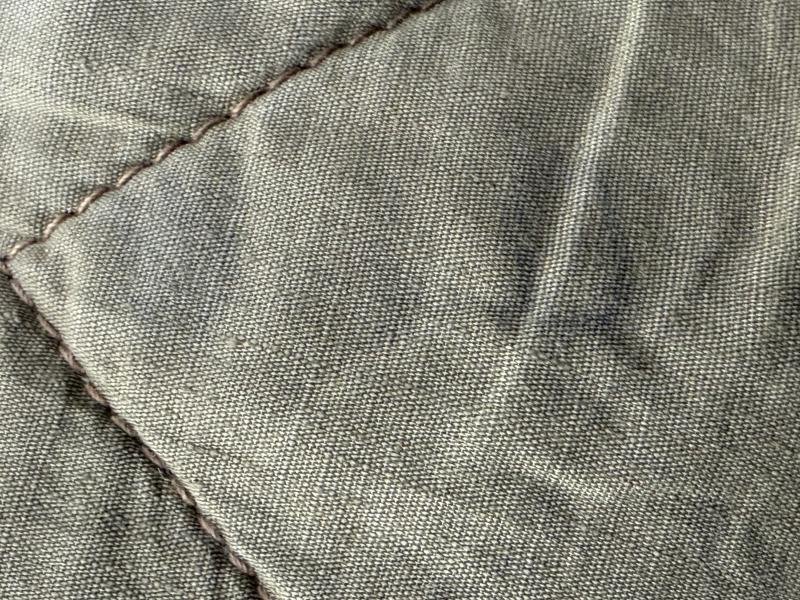 British Khaki Beret Lincolshire Regiment Badged With Black Backing - Nice Used Condition — image 6