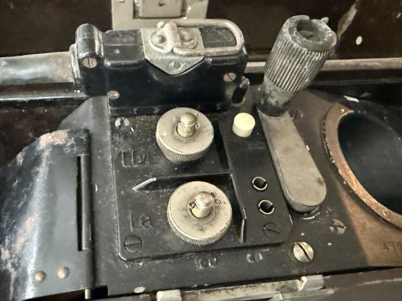 German FF33 Bakelite Field Telephone 1940 - Nice Used Condition — image 9