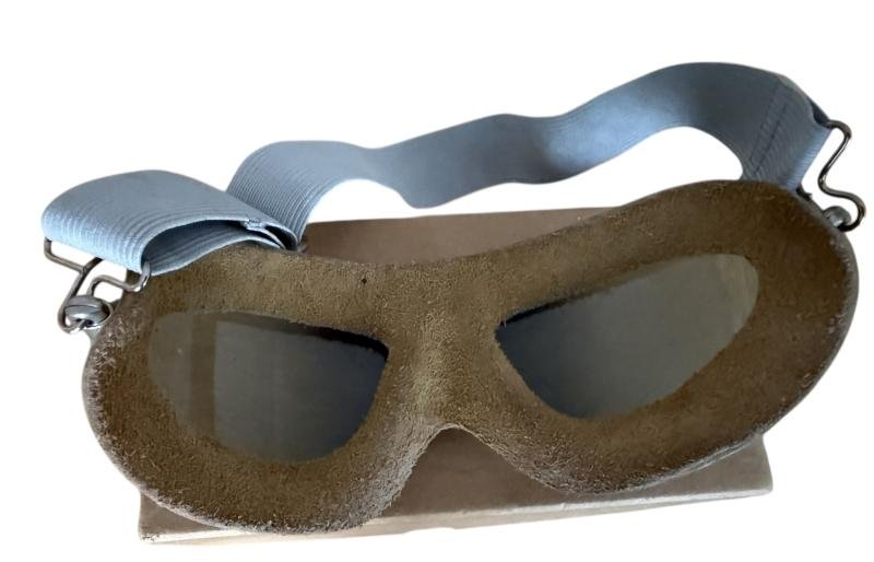U.S. Air Force AN6530 Flying Goggles In Original Box - Unissued Condition — image 10