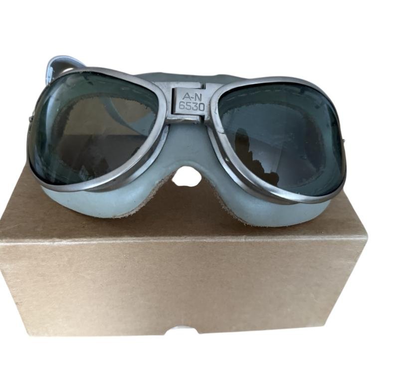U.S. Air Force AN6530 Flying Goggles In Original Box - Unissued Condition — image 18