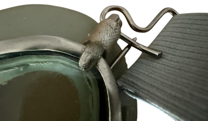 U.S. Air Force AN6530 Flying Goggles In Original Box - Unissued Condition — image 4