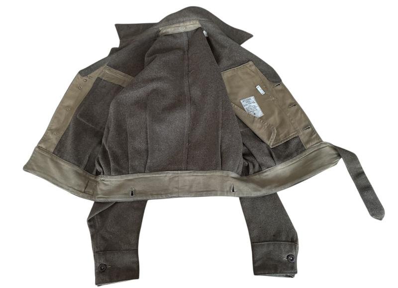 British Officers Battle Dress Mounted To A Royal Signals Captain - Nice Used Condition — image 7