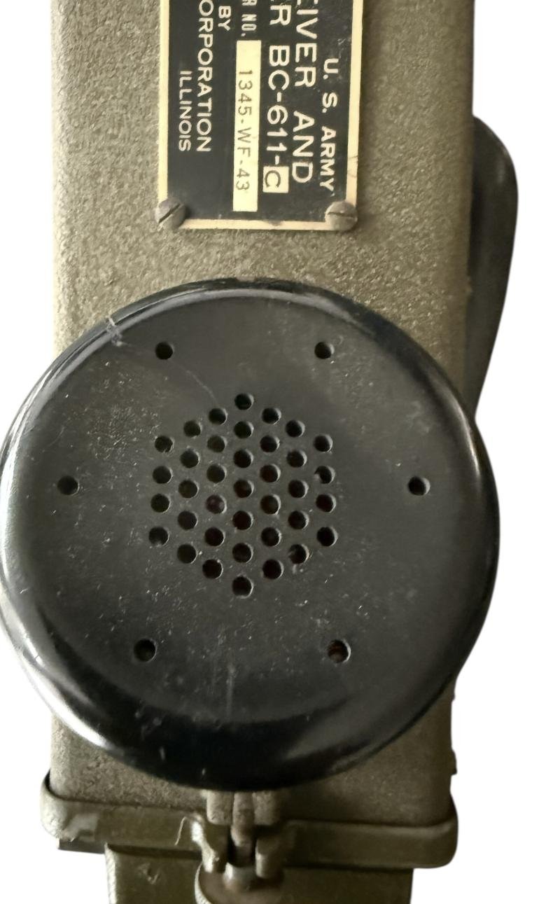 U.S. (Airborne) BC611 'Handie Talkie' With Paratrooper Signal Corps Homing Modification, Antenna and Carrying Case - Mint Condition — image 10