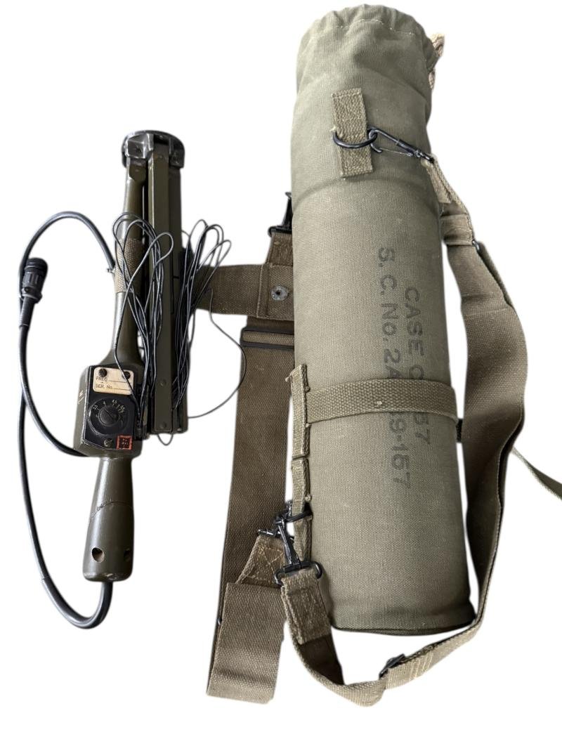 U.S. (Airborne) BC611 'Handie Talkie' With Paratrooper Signal Corps Homing Modification, Antenna and Carrying Case - Mint Condition — image 11