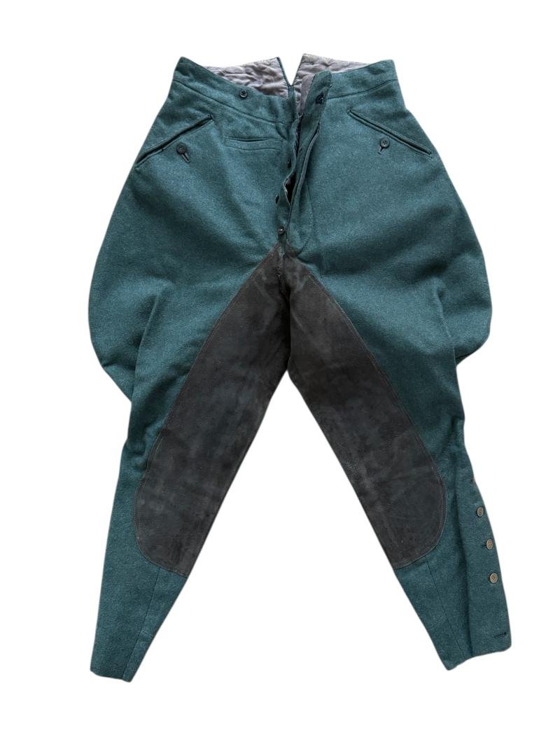 WH (HEER) M36 Cavalry Trousers Executed In Dutch Wool and Dutch Made 1939 - Near Mint Condition — image 2