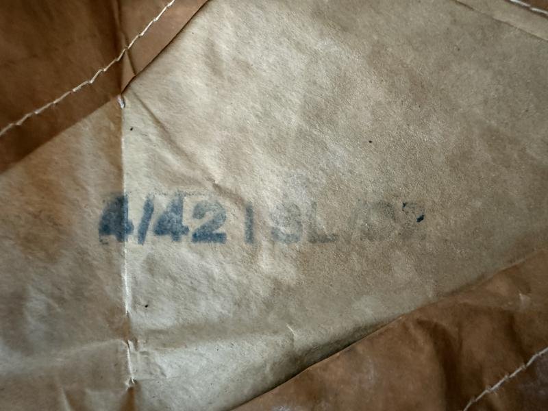 British and U.S. Gas Detection Armband i.e. Brassard 4-1942 - Unissued Condition — image 3