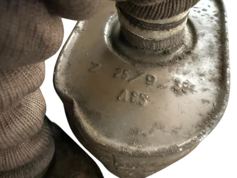 British 'B.E.F Issue (Dunkirk) MkIV Gas Mask With Rare EA Filter - Nice Used Condition — image 5