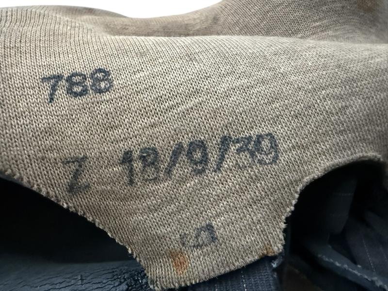 British 'B.E.F Issue (Dunkirk) MkIV Gas Mask With Rare EA Filter - Nice Used Condition — image 8