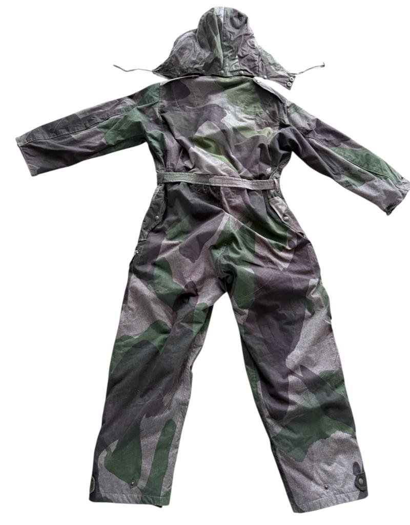 Rare 1945 Dated British Army Camouflage Tank Suit Sized - Stone Mint Condition — image 2