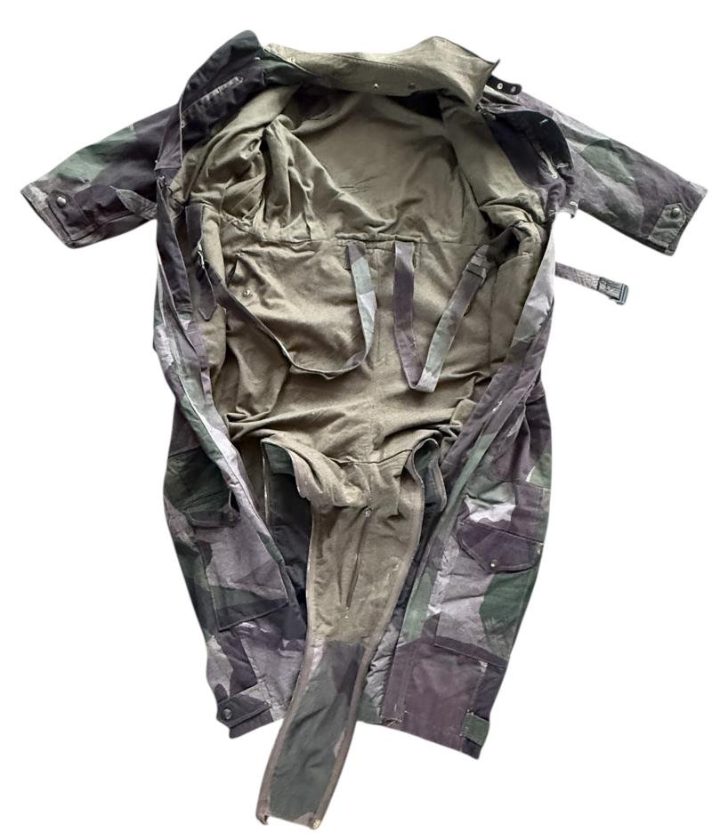Rare 1945 Dated British Army Camouflage Tank Suit Sized - Stone Mint Condition — image 7