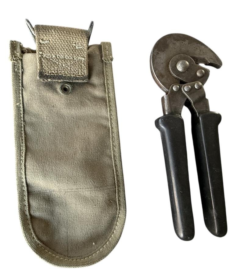 U.S. U.S.M.C Wire Cutters And Carrier 1945 - Nice Used Condition — image 2