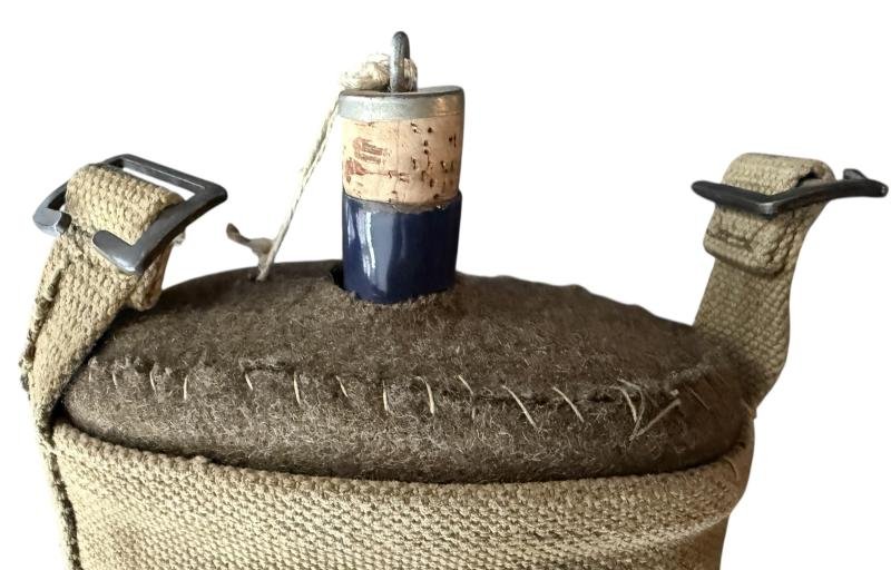 British 1937 Pattern Early War Waterbottle and Cover - Near Mint Condition — image 3