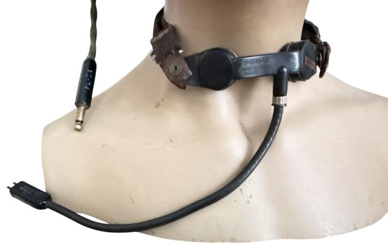 U.S. Tank i.e. Crash Helmet Complete With Earphones And Goggles - Nice Used Condition — image 11