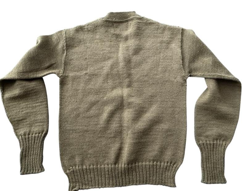 U.S. V-Neck Sweater 1944 - Near Mint Condition — image 2