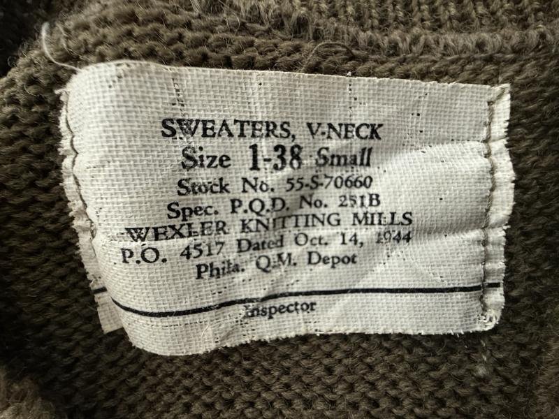 U.S. V-Neck Sweater 1944 - Near Mint Condition — image 3