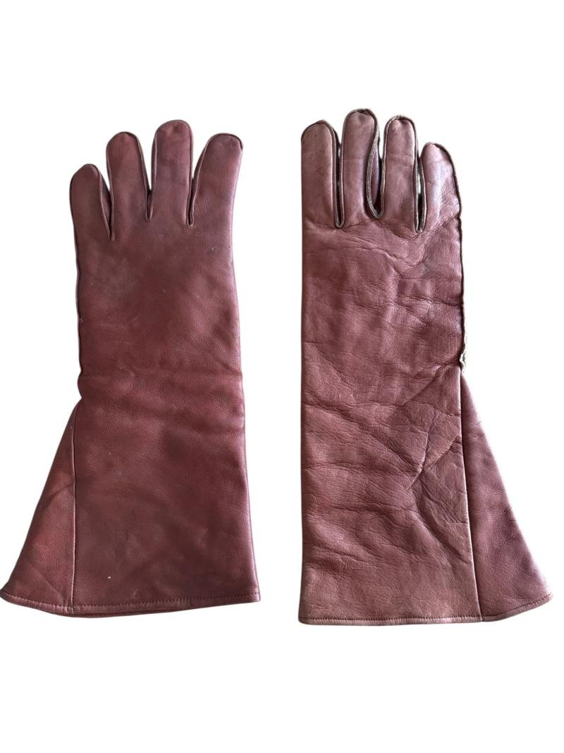 British Royal Air Force / GliderPilot Type D Gauntlets - Nice Used Condition — image 2