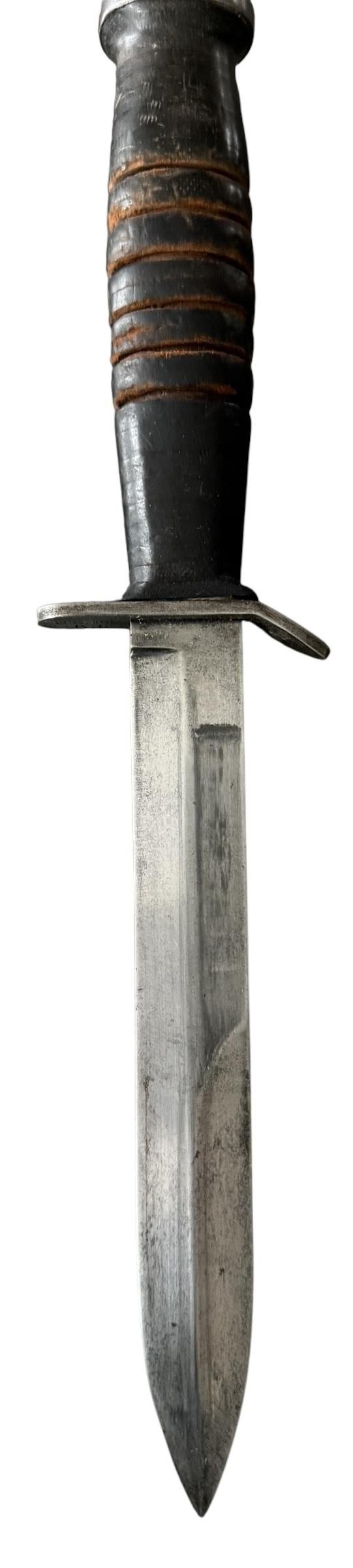 U.S. 3rd Model M3 Trench Knife and M8 Scabbard Rare Makers Mark 'Kinfolks' - Nice Used Condition — image 3