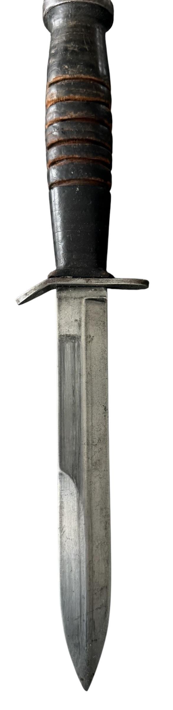 U.S. 3rd Model M3 Trench Knife and M8 Scabbard Rare Makers Mark 'Kinfolks' - Nice Used Condition — image 4