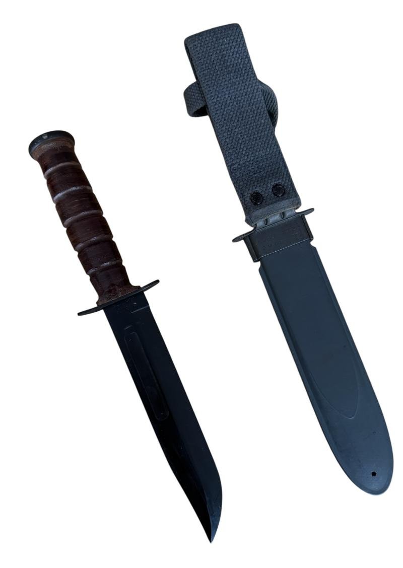 U.S. Navy MK2 Fighting Knife i.e. KA Bar 'Camillus' - Mint Condition — image 2