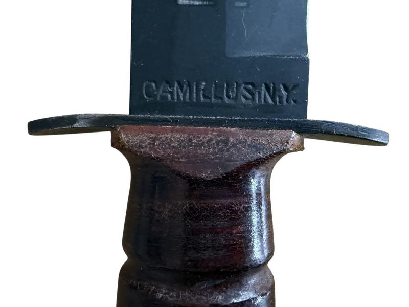 U.S. Navy MK2 Fighting Knife i.e. KA Bar 'Camillus' - Mint Condition — image 3