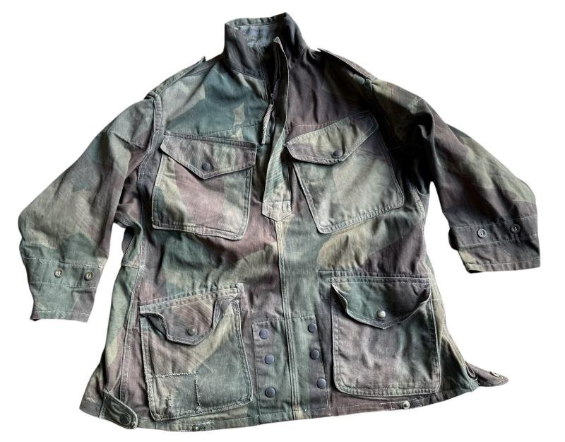 British (Airborne) 2nd Pattern Denison Smock Size 2 dated 1944 - Nice Used Condition — image 2