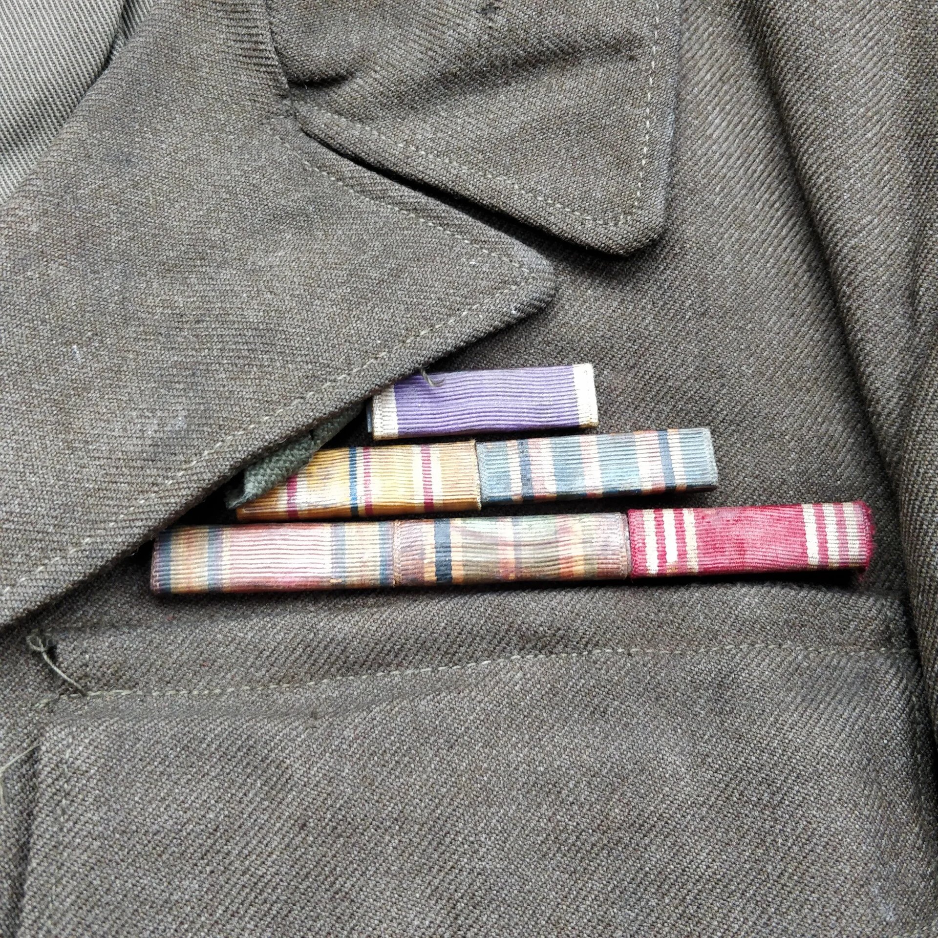 WWII US Ike Jacket Air Force Bullion Patches Named — image 9