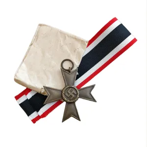 WWII German Kriegsverdienste Kreuz Deschler