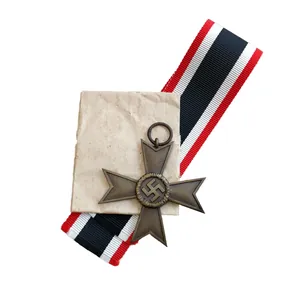 WWII German Kriegsverdienste Kreuz Deschler