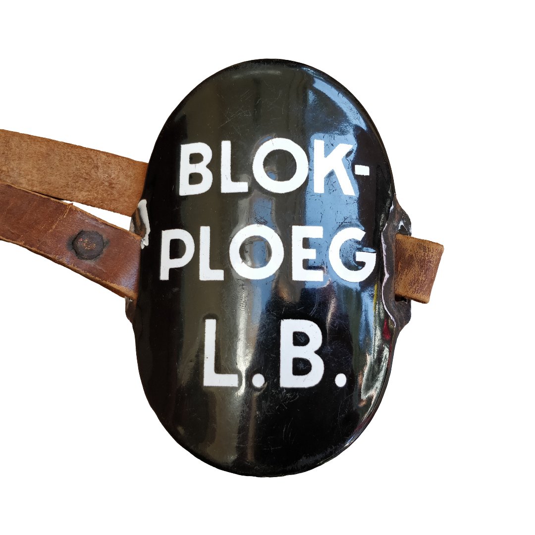 WWII Dutch LBD Armshield Blokploeg — image 2