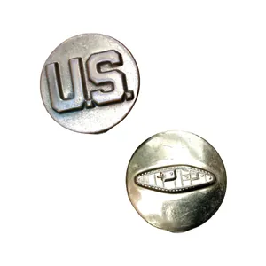 WWII US Collar Disc Set Armored Division