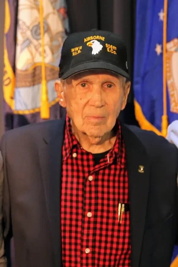 WWII US 101st AB 506th PIR Easy Company Veteran Autograph Set Shames — image 8