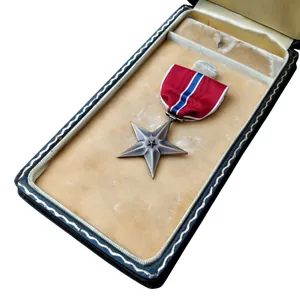 WWII US Bronze Star Medal With Box