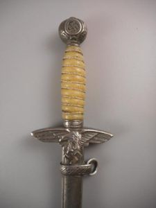 MINIATURE 2nd PATTERN LUFTWAFFE DAGGER.