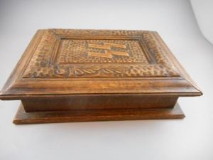 THE SS WEDDING PRESENTATION BOX BELOW.