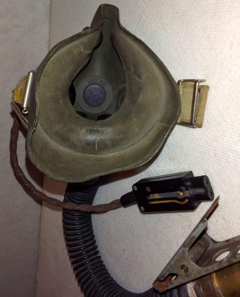 RAF H type oxygen mask 4/45 dated with oxygen tube — image 3