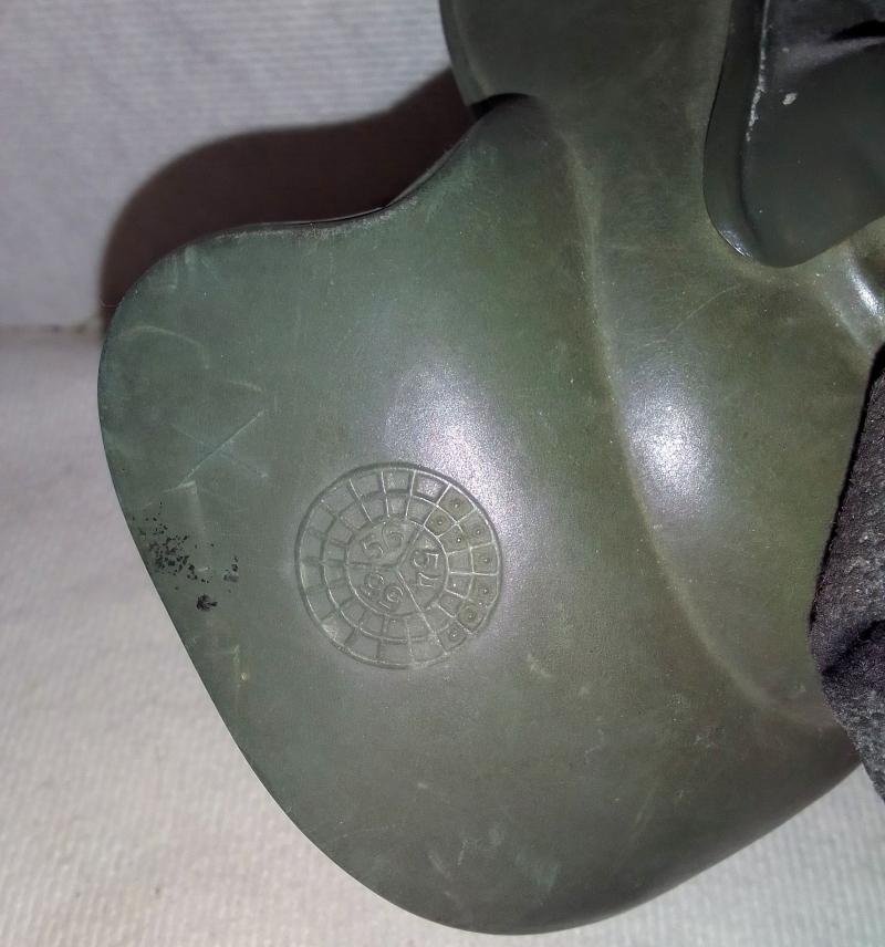 R.A.F. A-13a Oxygen Mask. (M.S.A.22001) — image 3